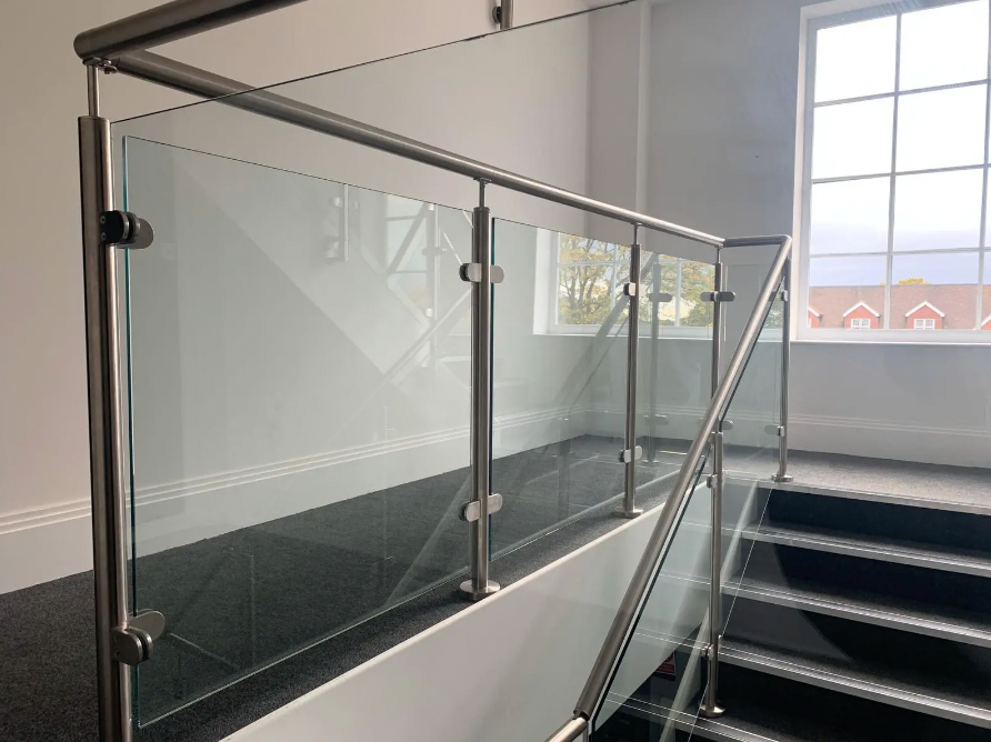 10mm Clear Float Toughened Glass Panel 900mm Height with dubbed corners